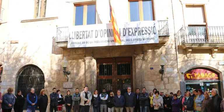 Dures crítiques de part de l'oposició al PSC i al nou regidor de govern Sergi Garcia