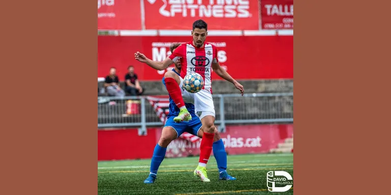 El CF Caldes es reforça amb el davanter Sergi Estrada, procedent del Vic