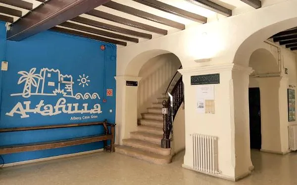 Entesa entre Generalitat i Ajuntament per l’acollida dels menors immigrants a l’Alberg de la Casa Gran