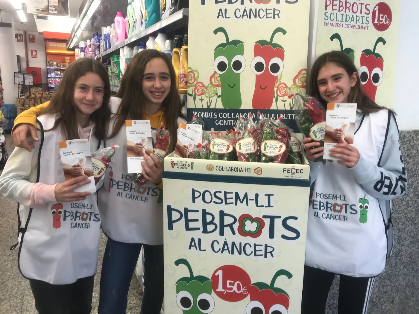 Oncolliga Calella participa en la campanya 'Posem-li pebrots al càncer'