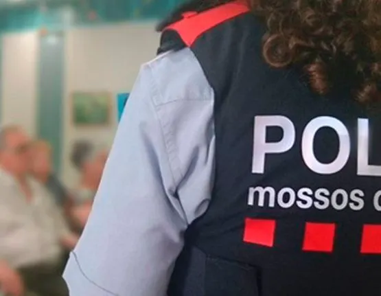 Uns 200 joves, enxampats a Cambrils pels Mossos i la policia local fent botellot aquest diumenge