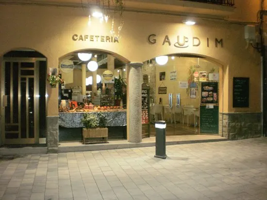 Establiments d'hostaleria de Caldes denuncien insults, amenaces i ciberatacs de clients contraris a mostrar el certificat Covid