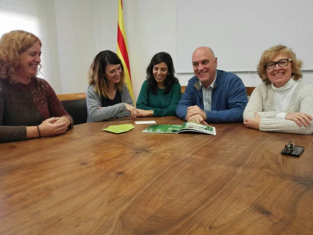 Humana recull 81 tones de roba usada i dóna 35 bons d’ajuda social a l’Ajuntament