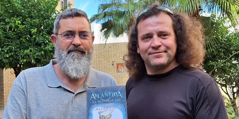 El utrerano David Mendoza se adentra en los misterios de La Atlántida