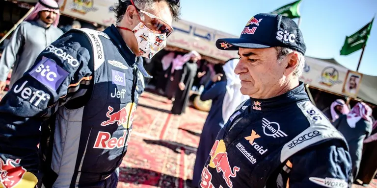 Lucas Cruz i Carlos Sainz acaben la vuitena etapa del Dakar en segona posició
