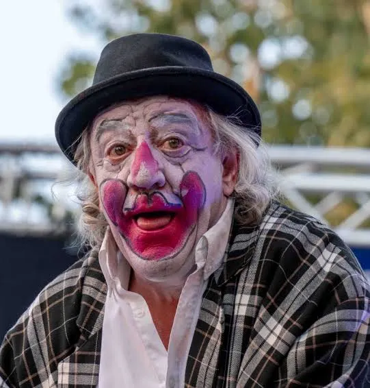 El circ, la Nit de l'Esport i els assajos castellers marquen el cinquè dia d'actes previs de Sant Joan
