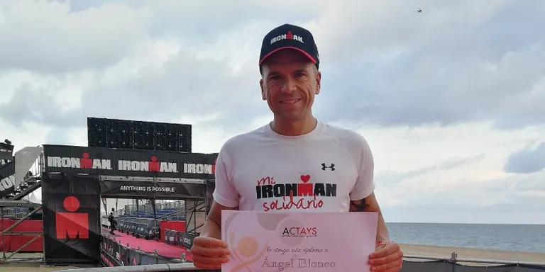 El projecte ‘Mi Ironman solidario’ dóna 804 euros a l’associació Actays