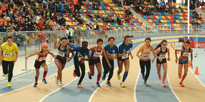 Tres atletes de la Penya Apa Anem-hi participen a la primera prova de pista coberta a Sabadell