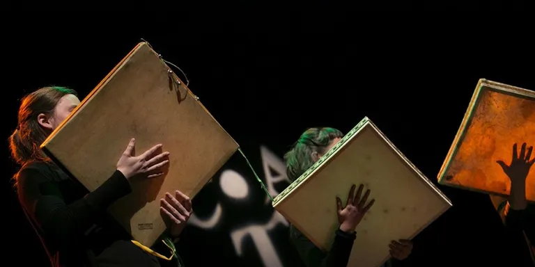 La Biblioteca Sant Agustí ofereix l'exposició 'Cançons de pandero'