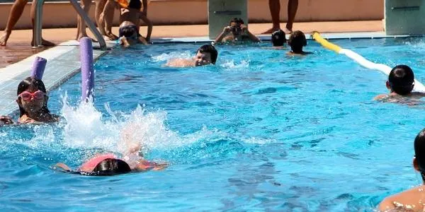 En marxa els cursets de natació a la Piscina Municipal d’Altafulla