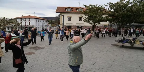 400 DANTZARIS EN HONDARRIBIA EL DOMINGO CON MOTIVO DEL MUTXIKO EGUNA