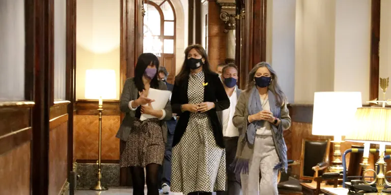 Un informe dels lletrats proposa eliminar l'article del reglament del Parlament que podria suspendre Borràs