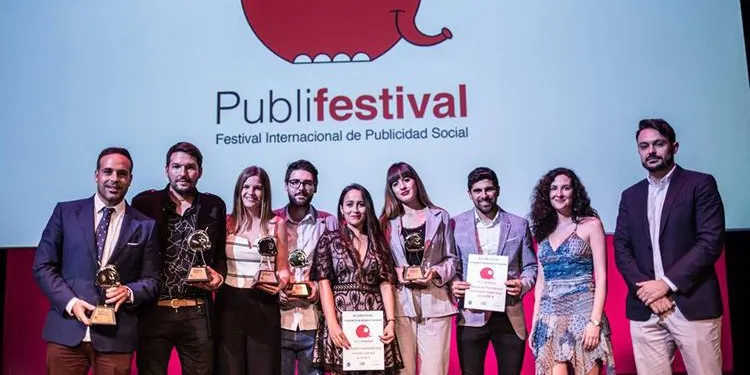 La agencia de publicidad Maruja Limón presenta en COPE Utrera (98.1 FM) los cinco premios obtenido en el «Publifestival»