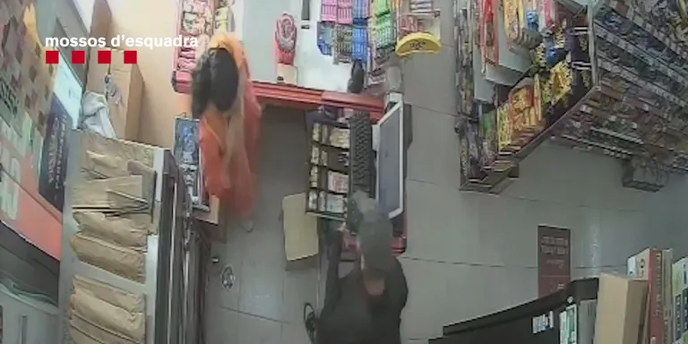 Detingut un home acusat de cometre dos robatoris violents en establiments de Sabadell i Polinyà