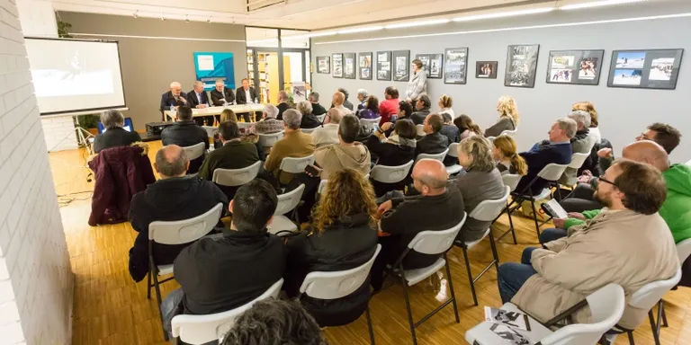 Èxit d'assistència a la presentació de la documentació històrica de la FCEH