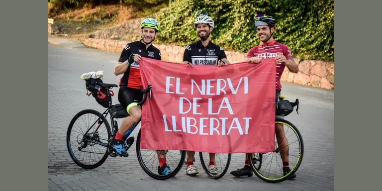 Un repte ciclista solidari travessa el Pirineu i Catalunya per recollir fons per a l'Hospital d'Igualada