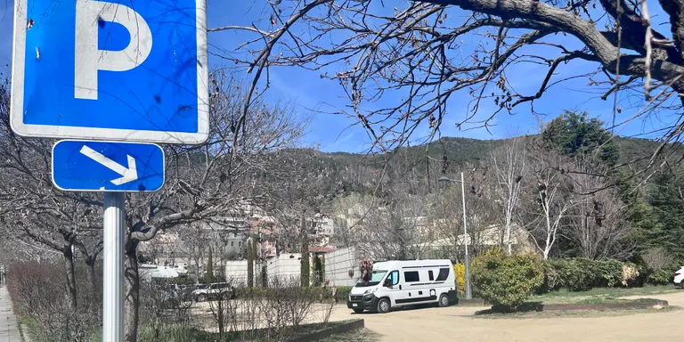 L'Ajuntament de la Seu d'Urgell millorarà el ferm de l'aparcament del cementiri municipal
