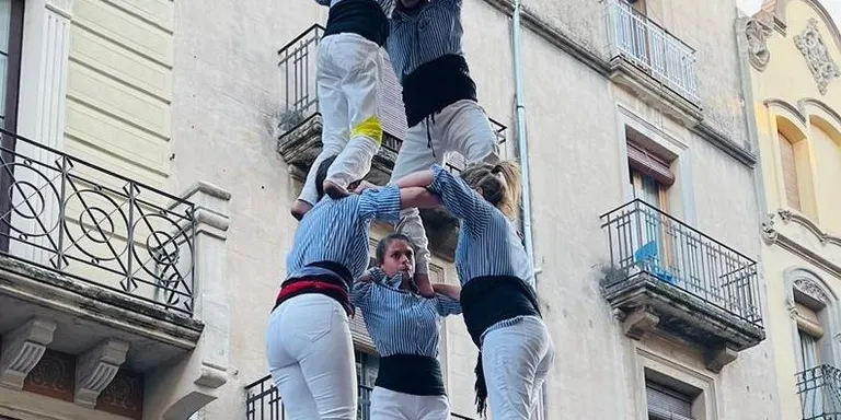 Els Xiquets de Torredembarra surten al carrer per buscar noves camises