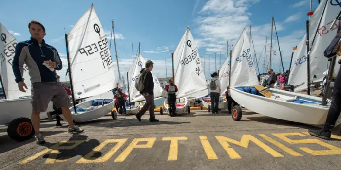 Els regatistes de la classe optimist del CNA disputen el Campionat de Catalunya per equips aquest cap de setmana