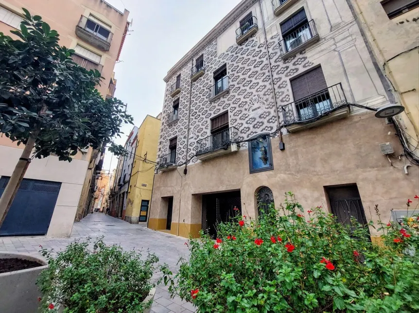 Valls obre una nova línia d’ajuts per al Centre Històric
