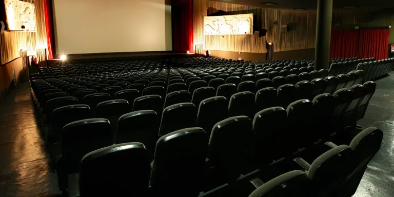 Programen la formació del voluntariat del cine París
