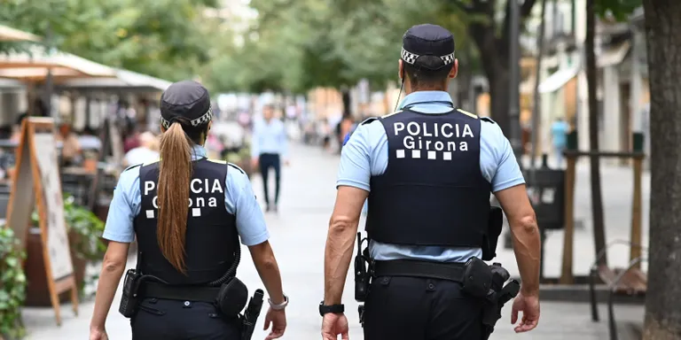 Detenen a Girona un home per fer tocaments als pits i escopir a la cara d'una noia a la zona de l'estació de trens