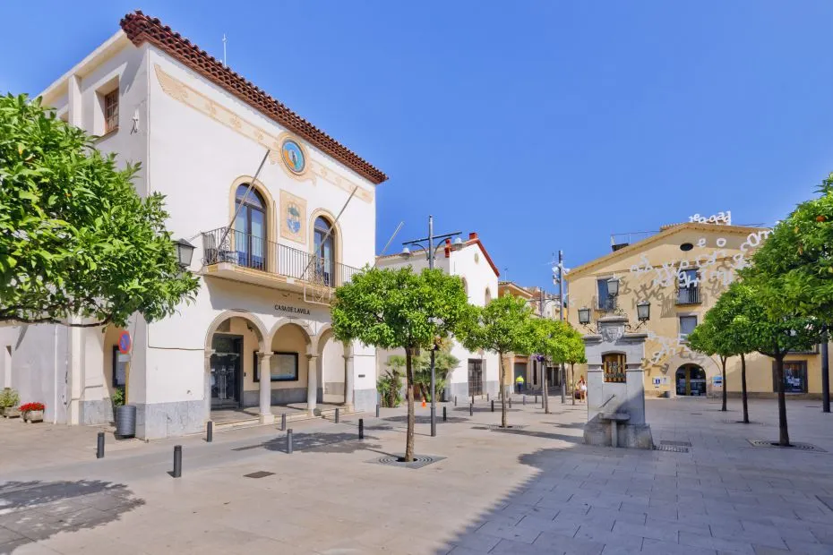 El govern municipal (PSC) proposa rebaixar el rebut de l'aigua als comerços i manté la congelació de la resta d'impostos i taxes per al 2018