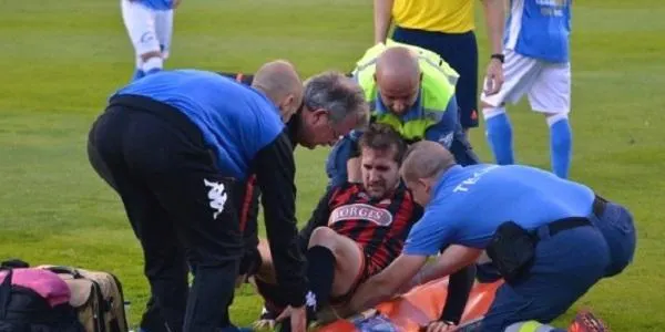Alberto Benito pateix un esquinç del lligament colateral intern del genoll dret