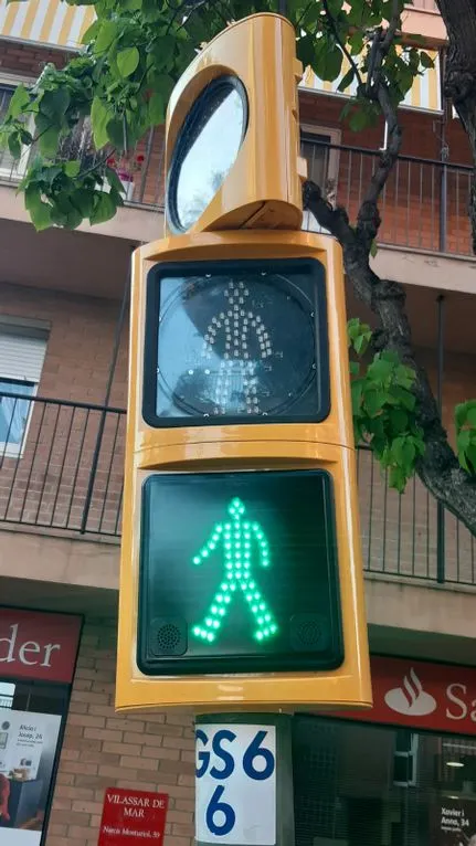 Vilassar de Mar sonoritza 20 semàfors per a invidents