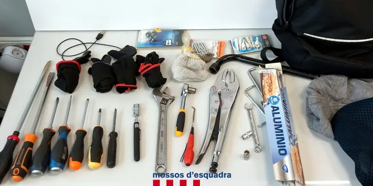 Quatre detinguts a Osona per robar en dos domicilis de Ripoll