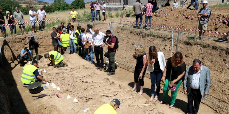 Troben 17 soldats de la Guerra Civil en la primera fossa exhumada a Figuerola d'Orcau, al Pallars Jussà