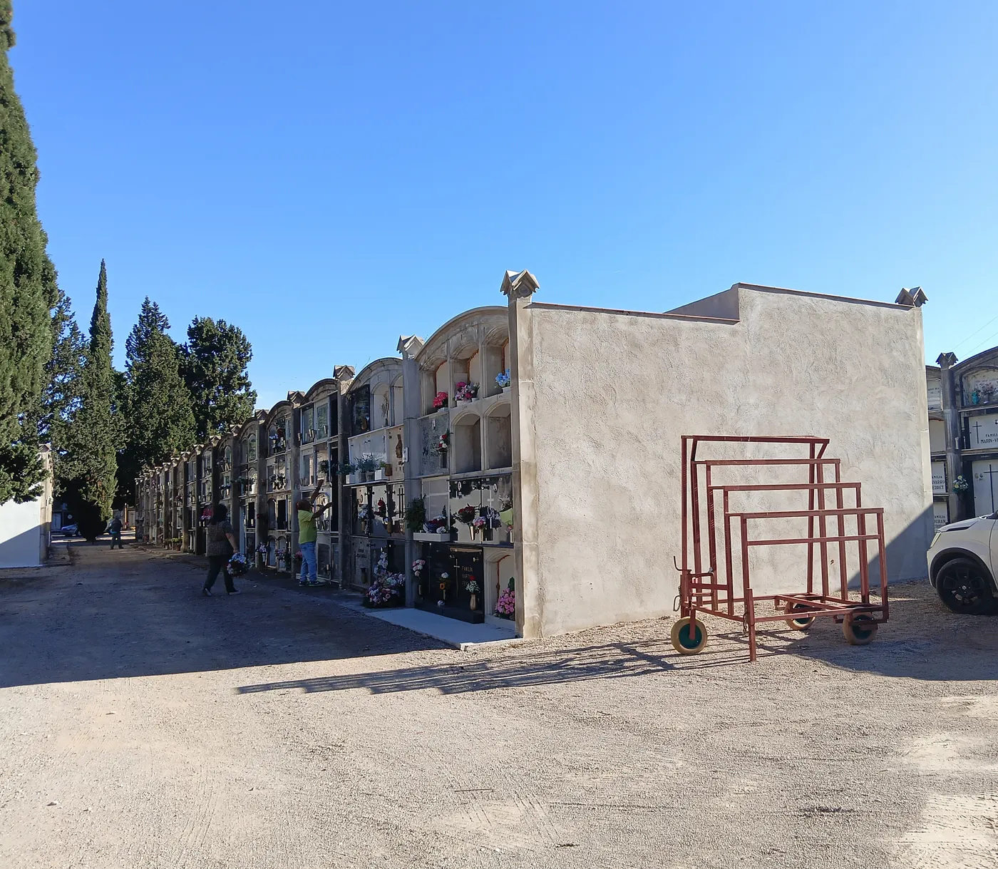 Millores al cementiri de Sant Llàtzer