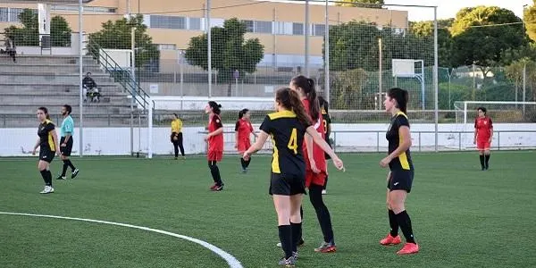 El Sènior Femení realitza el millor partit de la temporada i suma un punt contra l’Espluga de Francolí (2-2)