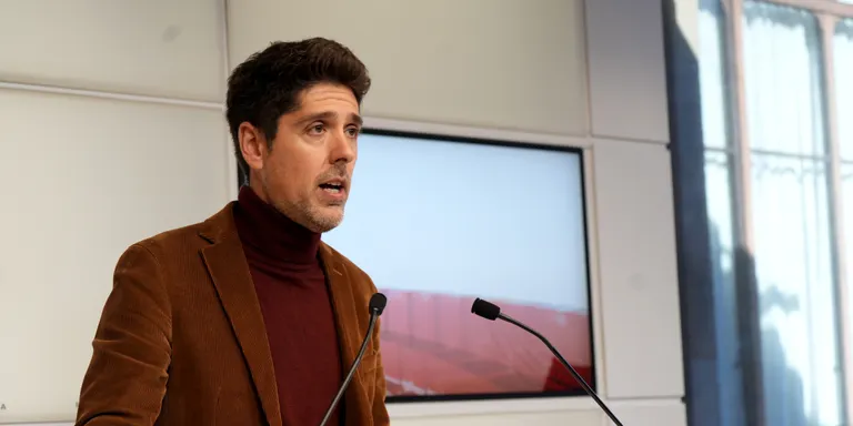 Els Comuns avisen Montero que un model de finançament que no reculli la singularitat serà "impossible d'acceptar"