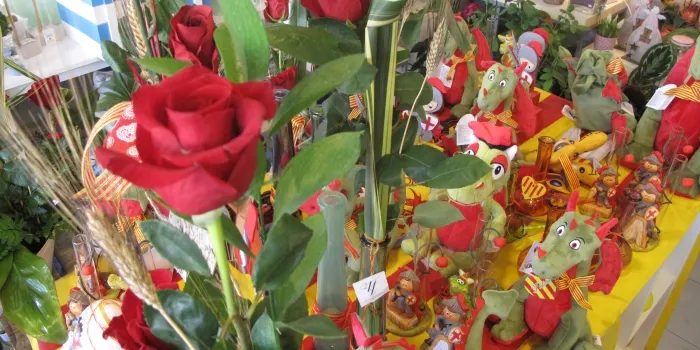 La venda de roses i llibres han començat a bon ritme