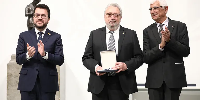 El Dr. Joan Guix, president de la Corporació, rep la Medalla Josep Trueta