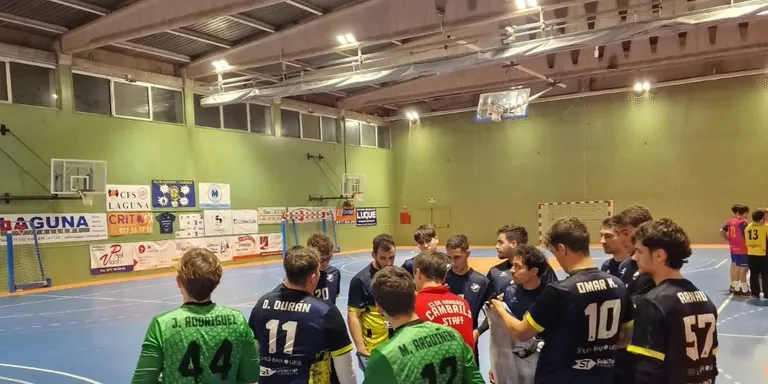 El Club Handbol Cambrils perd a casa contra l’Igualada (26-28) i allarga la mala dinàmica