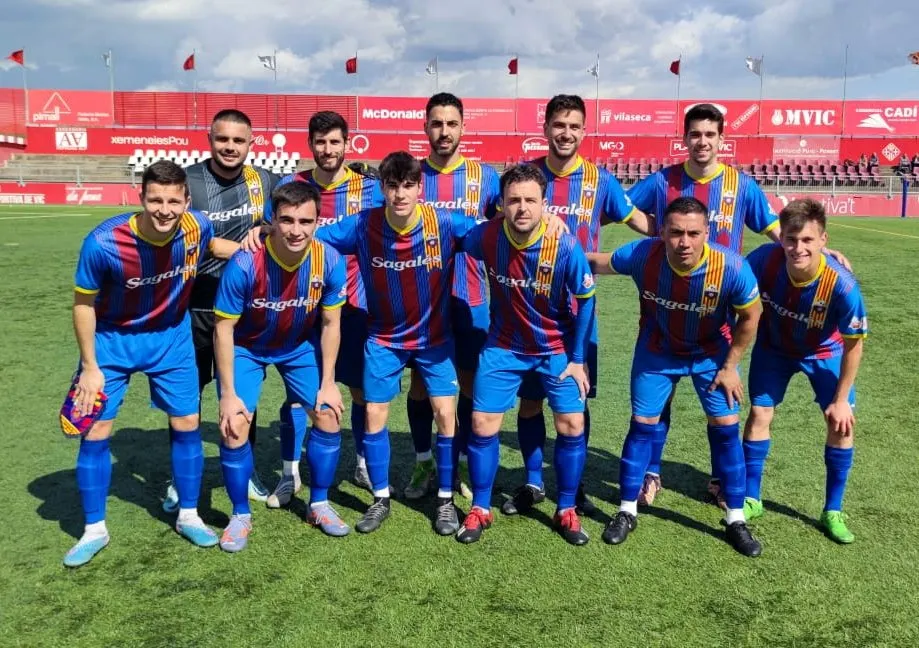 El CF Caldes fa un bon paper al camp del Vic però acaba perdent i torna a ser a dos punts de la zona de descens (2-1)