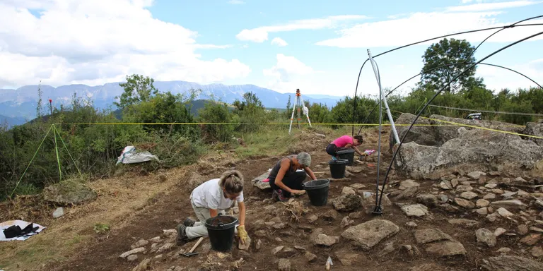 Conclou la primera campanya d’excavació del dolmen de la Llosa de Bescaran