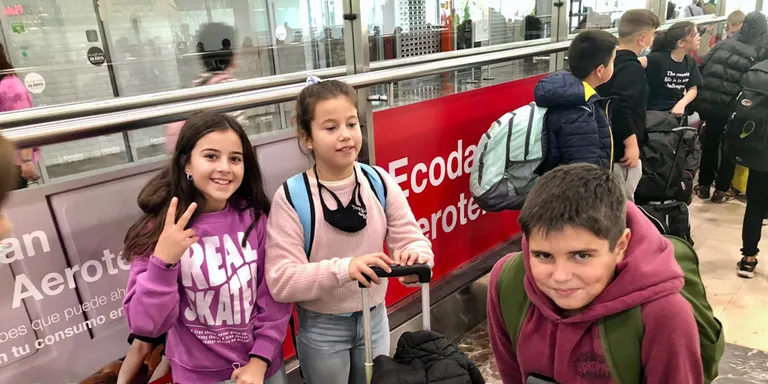 Renfe obre una investigació interna per esclarir l'expulsió d'un tren de 22 escolars de la Llacuna que viatjaven a Lleó