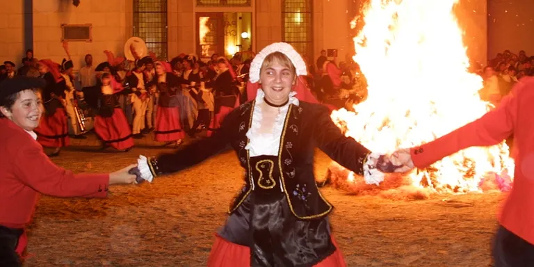 L’Ateneu acull l’exposició ‘Festes de foc als Pirineus’