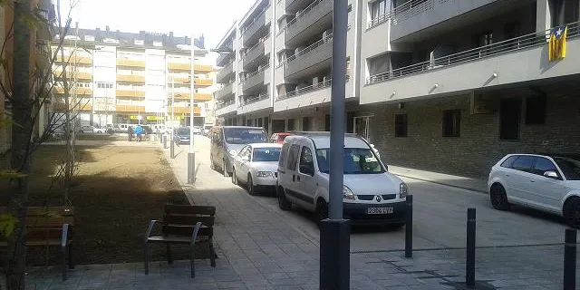 La segona fase de la plaça del Camp del Codina crea 28 nous espais d'aparcament