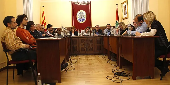Els convenis amb altres administracions, els punts econòmics i aspectes urbanístics protagonitzen el ple