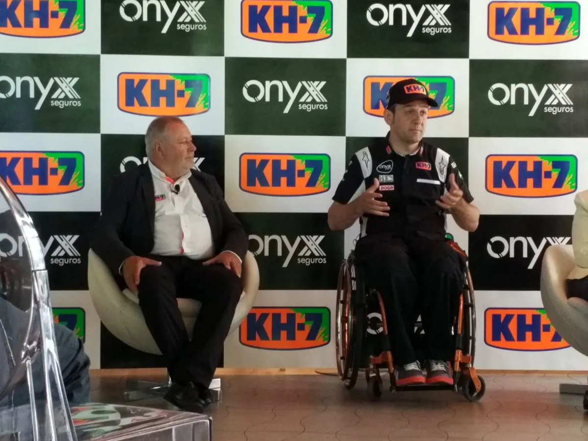 Isidre Esteve en la roda de premsa en què ha anunciat el retorn al Dakar (Foto: KH7 Sport)