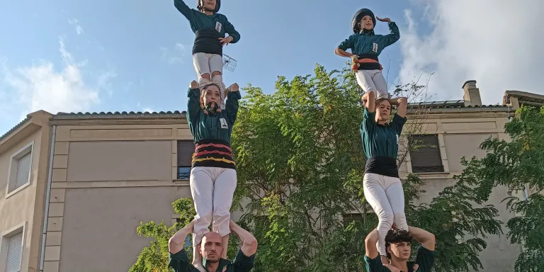 Els Escaldats van descarregar ahir un 3 de 7 i un 5 de 6, entre altres castells, a Cervera