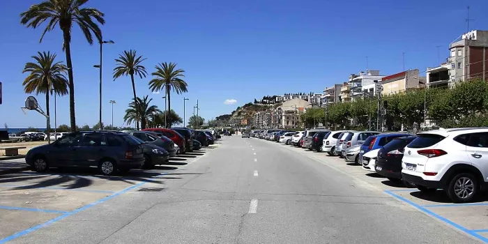 Arenys perd 42 de les 122 places de zona verda al vial de la Picòrdia