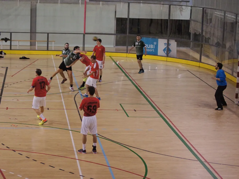 L'Handbol Rubí afronta un tram final de lliga trepidant / Arxiu