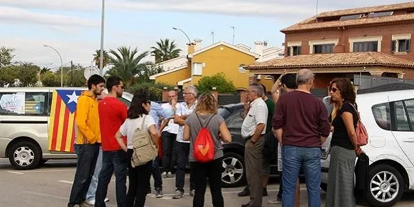 Més d’una vintena d’altafullencs es desplacen a Renau i Vilabella per condemnar la violència de les forces de seguretat espanyoles