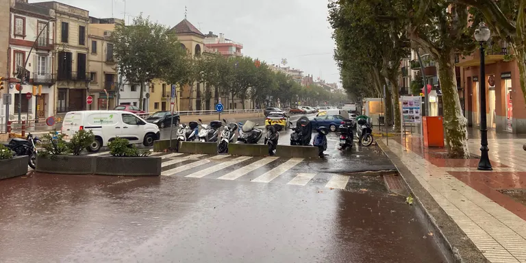 Es manté l’avís per tempestes al litoral català fins dimarts al matí