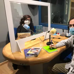 Entrevistes de la Plaça Mireia del 20/4/2021 — Sant Jordi a la Biblioteca Joan Margarit: activitats, passaport de lectura i recomanacions (infantil, juvenil, novel·la negra i còmics) - episode art